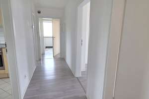 Moderne Wohnung im DG: Einbauküche inklusive – Die vollständige Adresse der Immobilie erhältst du vom Anbieter., 33647 Brackwede, Bielefeld – Vorschaubild 8