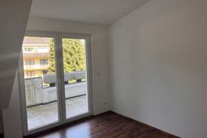 Aufzug! Lichtdurchflutete Dachgeschosswohnung mit Balkon und Fußbodenheizung; zentral jedoch ruhig – Bleichstr. 17, 42651 Solingen-Mitte, Solingen – Vorschaubild 19