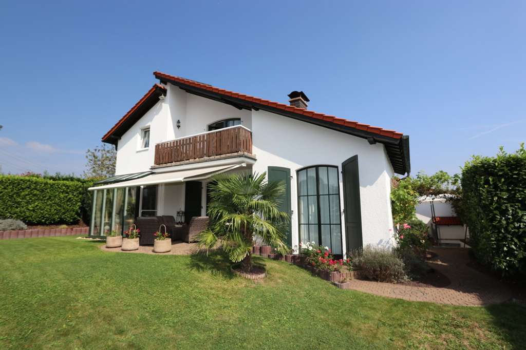 + Grevenbroich-Elsen + großzügiges Einfamilienhaus  + ca. 254 m² Wohnfläche + ca. 592 m² Grundstück 