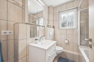 Oberkassel saniertes, erweitertes Familiehaus in begehrter Lage mit toll angelegtem Garten – Die vollständige Adresse der Immobilie erhältst du vom Anbieter., 53227 Oberkassel, Bonn – Vorschaubild 8