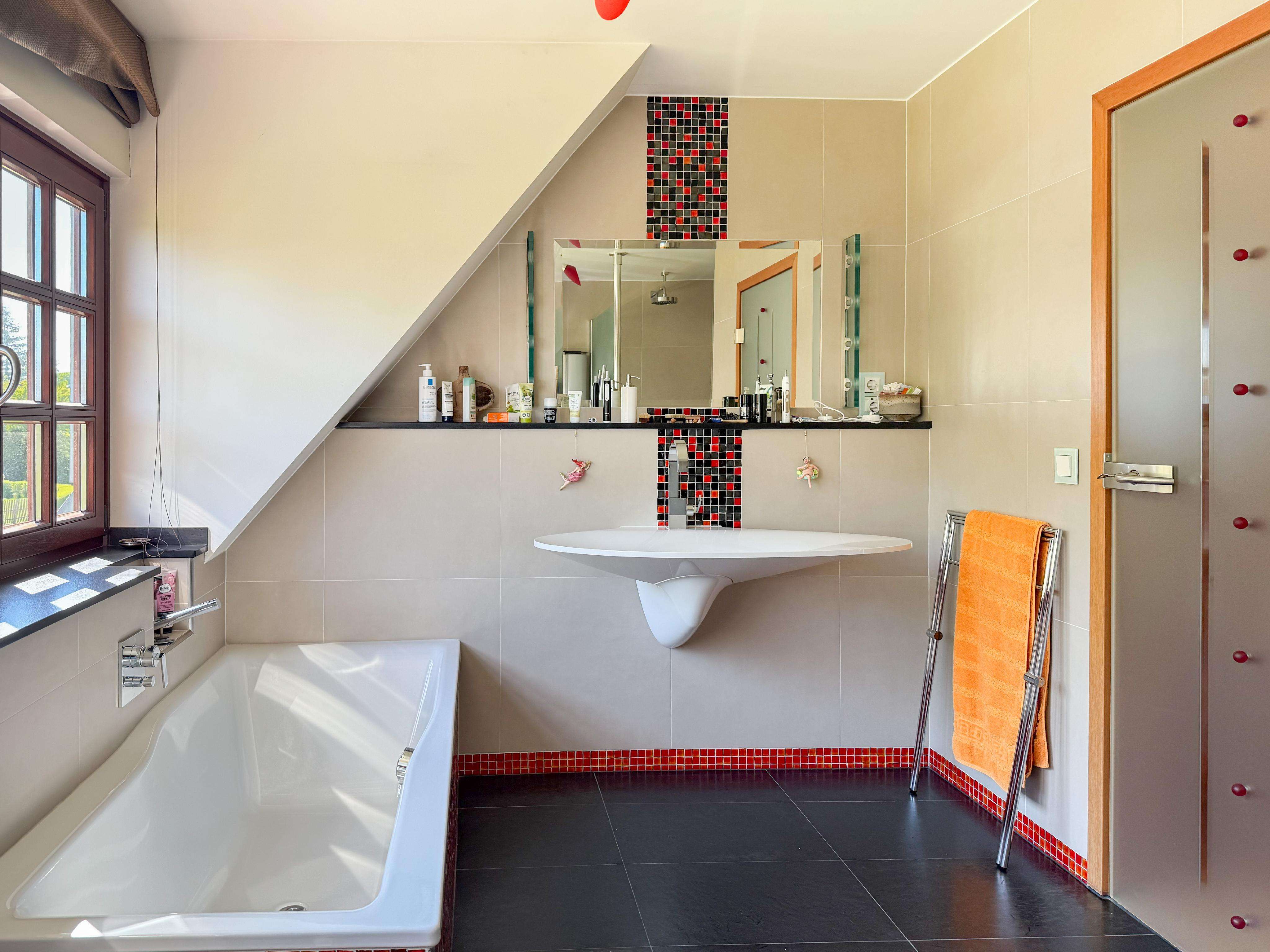 Immobilie in Ostenfeld (Husum) - Wohnidylle pur – Großzügiges Einfamilienhaus mit parkähnlichem Grundstück. - Bild 6