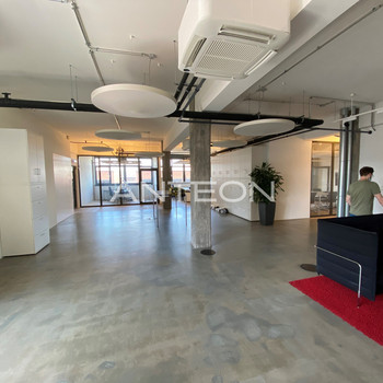 Einzigartiges Loftbüro | Epoxidharzboden | Vollklimatisiert