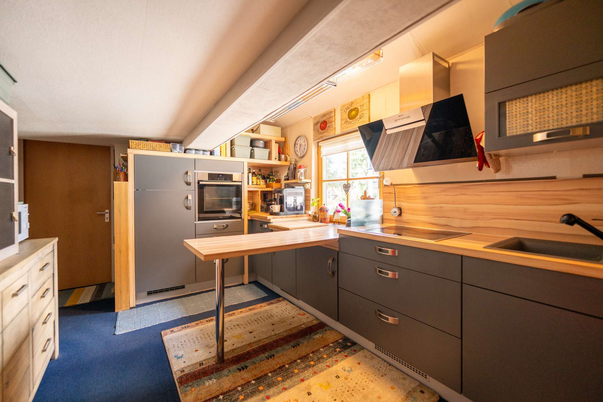 Immobilie in Neustadt bei Coburg - Neue Heizung, neues Bad und schöne Einbauküche! Balkon und Garage! - Bild 7