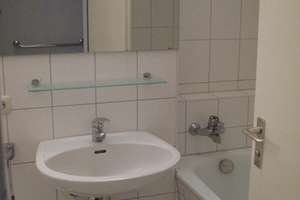 Helle 2-Zimmer Dachgeschosswohnung in Schwabing  nächst Engl. Garten u. Münchner Freiheit, Aufzug – Biedersteiner 59a, 80805 Münchner Freiheit, München – Vorschaubild 13