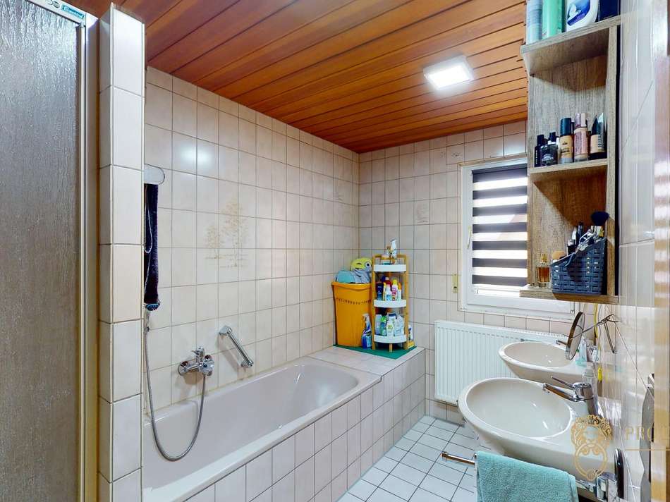 1.OG: Badezimmer