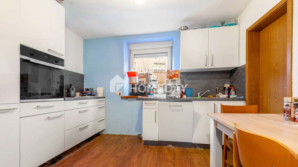 Immobilie in Bergtheim - Großzügiges Zweifamilienhaus mit Scheune, Werkstatt und Ausbaureserve 
 - Bild 3