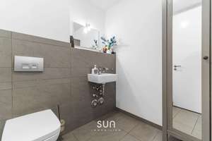 3-Zimmer-Wohnung mit XXL-Terrasse, Tageslichtbad & Einbauküche – 60438 Kalbach-Riedberg, Frankfurt am Main – Vorschaubild 8
