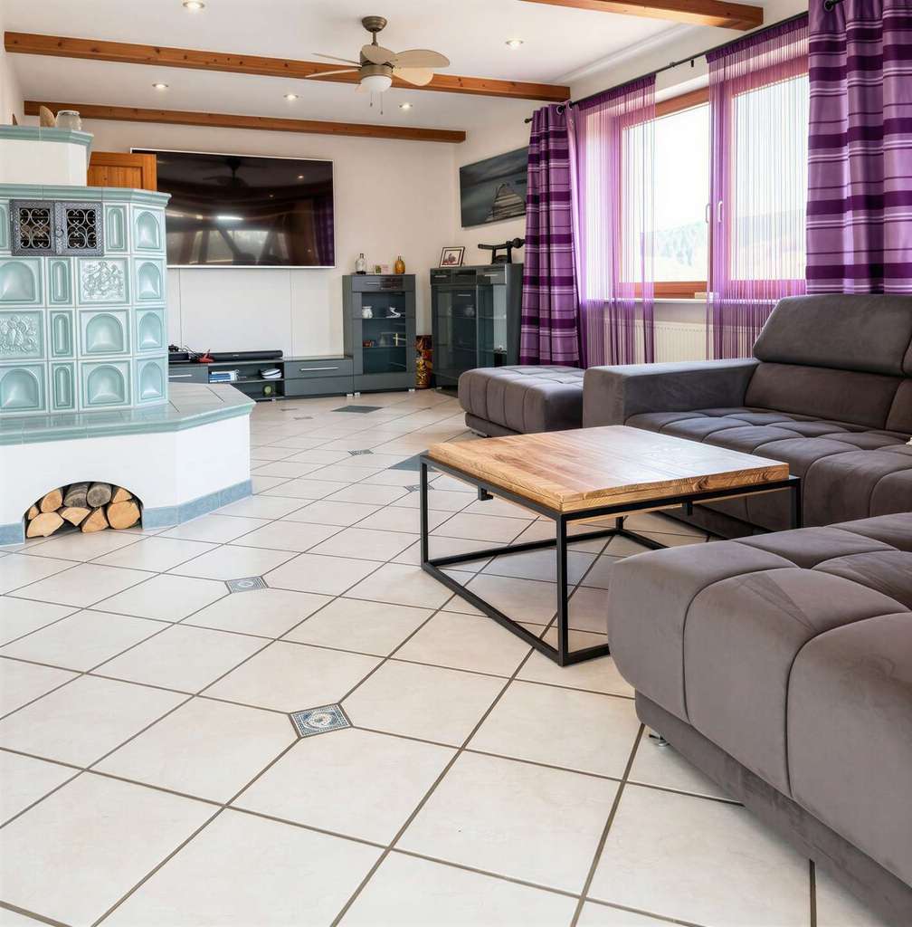 Immobilie in Buchen (Odenwald) - Großzügiges Wohnhaus mit Einliegerwohnung in herrlicher Randlage! - Bild 2