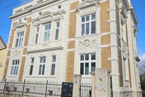 Attraktive 4-5 Raum-Wohnung in Magdeburg-Alt Olvenstedt in einer  Villa