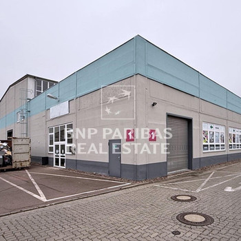 Attraktive Hallenflächen im Gewerbehof an der Europachaussee