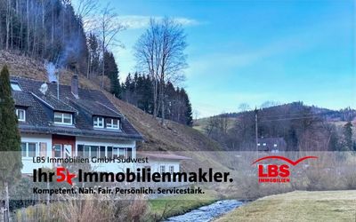 Schöne Doppelhaushälfte mit 2 Wohnungen in Buchenbach-Ibental und Ausbaupotenzial!