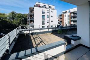 Gut geschnittene 2-Zimmer-Wohnung mit großer Dachterrasse in F-Unterliederbach!