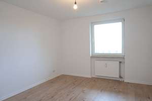 SANIERTE 2-Zimmer-Wohnung im 4. OG mit Balkon und Fahrstuhl in Düsseldorf – Torfbruchstraße 71, 40625 Gerresheim, Düsseldorf – Vorschaubild 18