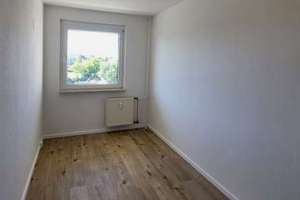 *Großzügiges Wohnglück*  6 Raumwohnung + Einbauküche + 2 Bäder + 2 Balkone! – Hans-Grade-Straße 95, 39130 Neu Olvenstedt, Magdeburg – Vorschaubild 9