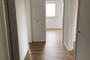 Helle renovierte 2-Zimmer-Wohnung mit Südbalkon & Fernblick – Dessauer Straße 65, 70376 Hallschlag, Stuttgart – Vorschaubild 2