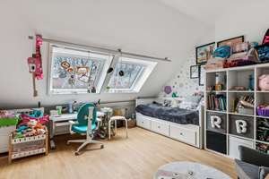 Dachgeschoss-Highlight mit 3 Zimmern, Kamin & großer Terrasse im Herzen von Steglitz – Die vollständige Adresse der Immobilie erhältst du vom Anbieter., 12167 Steglitz, Berlin – Vorschaubild 14