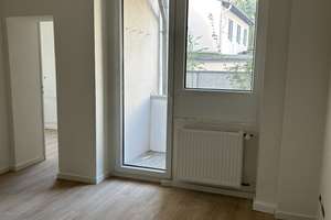 Renovierte 3 Zimmer Wohnung mit Loggia in Düsseldorf Bilk – 40225 Bilk, Düsseldorf – Vorschaubild 2