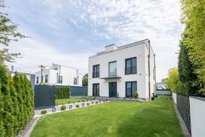 Neuwertiges Familiendomizil mit 9 Zimmern und Garten im Villenpark Potsdam-Groß Glienicke – Die vollständige Adresse der Immobilie erhältst du vom Anbieter., 14476 Groß Glienicke, Potsdam – Vorschaubild 2