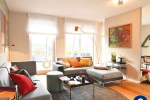 AIGNER - Gepflegte Doppelhaushälfte mit PV-Anlage und Poggenpohl-Einbauküche in Trudering – Die vollständige Adresse der Immobilie erhältst du vom Anbieter., 81829 Trudering-Riem (Ortsteil), München – Vorschaubild 1