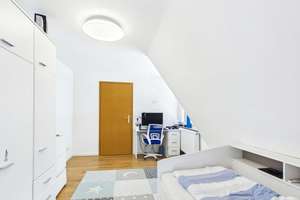 Raum für Leben, Rückzug und Perspektiven: freistehendes Haus mit Einliegerwohnung in Holzgerlingen! – Die vollständige Adresse der Immobilie erhältst du vom Anbieter., 71088 Holzgerlingen – Vorschaubild 5