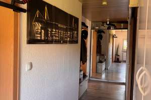 Moderne 2-Zimmer-Dachgeschosswohnung (68 m²) mit individueller Küche & Homeoffice-Option