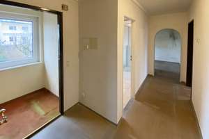 NBG-EIBACH: KOMPLETT SANIERUNGSBEDÜRFTIGES 2-FAMILIEN-REIHENMITTELHAUS OHNE GARAGE IN RUHIGER LAGE – Riedenburger Straße 39, 90451 Röthenbach Ost, Nürnberg – Vorschaubild 18