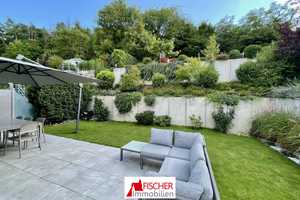 ARCHITEKTUR TRIFFT NATUR im exklusiven Zuhause mit Dachstudio, PV-Anlage und traumhaftem Garten – Ludwigsburg (Kreis) – Vorschaubild 1