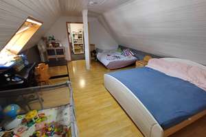 Gepflegte DG-Wohnung mit Ausblick,EBK-Übernahme,Toplage Feuerbach-Zentrum,ÖPNV perfekt,TLB m. Dusche – Rendlenstraße 12, 70469 Feuerbacher Tal, Stuttgart – Vorschaubild 12