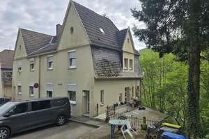 Modernisiertes Zweifamilienhaus mit separaten Eingängen – Die vollständige Adresse der Immobilie erhältst du vom Anbieter., 58762 Altena – Vorschaubild 1