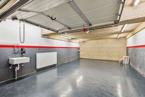 Besser als eine Penthouse Wohnung! 
Große Dachterrasse, schöner Garten, 
hohe Räume u. 2x TG-Plätz – Die vollständige Adresse der Immobilie erhältst du vom Anbieter., 93049 Westenviertel, Regensburg – Vorschaubild 45