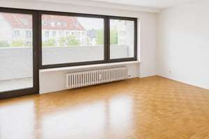 Freie 2-Zimmer-ETW mit großem Südwestbalkon, Aufzug und TG-Stellplatz im Kaufpreis enth – Im Stöckig 65, 90765 Ronhof, Kronach, Fürth – Vorschaubild 4