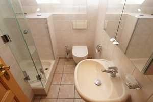 * LARGE SINGE FAMLIY HOME * 
ca. 220 m² / 2386 ft², 5 Bed, 2.5 Bath, 3 Garage, Yard – Rheingau-Taunus-Kreis – Vorschaubild 18