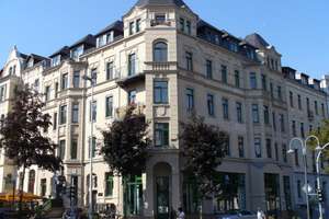 Großzügige 3 Raum Wohnung mit Balkon und Aufzug in Top Lage sucht neue Mieter – Barbarossastraße 39, 9112 Kaßberg, Chemnitz – Vorschaubild 1