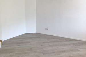 Traumhaft schön -  2Raum mit Balkon + herrlichem Pool – Putbuser Weg 14, 1109 Klotzsche (Stadtteil), Dresden – Vorschaubild 13