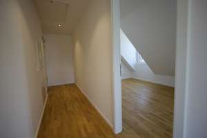 Zweitbezug 2-Zimmer-Dachterrassenwohnung in Mehrfamilienvilla mit fünf Wohneinheiten – Glockenblumenstrasse 16, 80935 Lerchenau-Ost, München – Vorschaubild 16