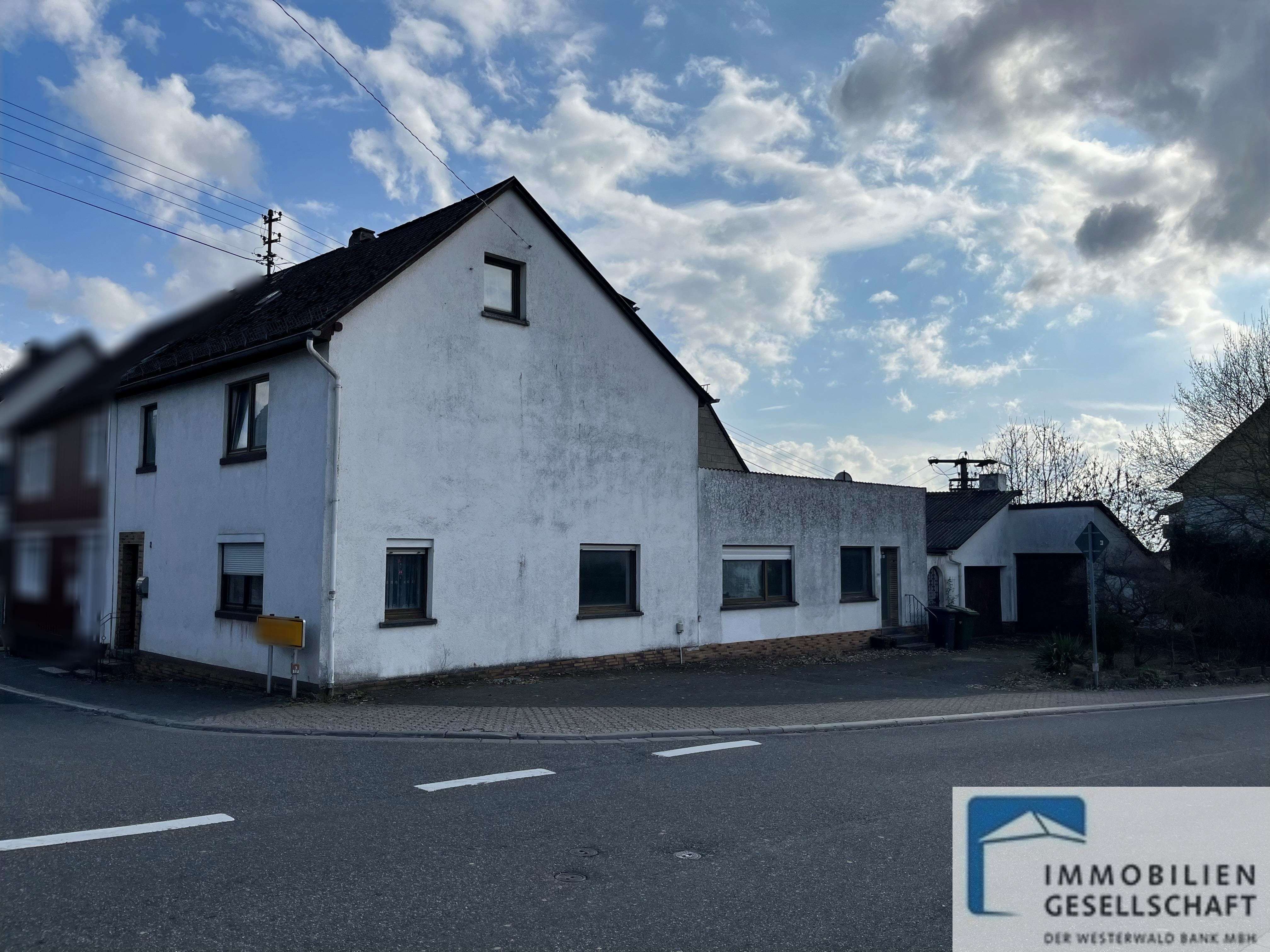 Geräumiges Einfamilienhaus für Selbermacher und Alleskönner!, Westerwaldkreis – Bild 1