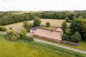 Friesenhaus unter Reet mit Doppelgarage in einzigartiger Lage (Sackgasse) nahe der Nordsee – Nordfriesland (Kreis) – Vorschaubild 8
