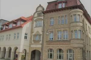 Meiningen Zentrum: Moderne 3-Zimmer-Wohnung mit Aufzug, Markeneinbauküche und Parkett