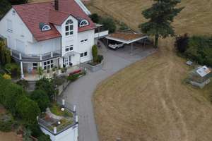 Exclusive Villa in Traumlage mit Geschäftseinheit und Appartement – Die vollständige Adresse der Immobilie erhältst du vom Anbieter., 92224 Raigering, Amberg – Vorschaubild 1