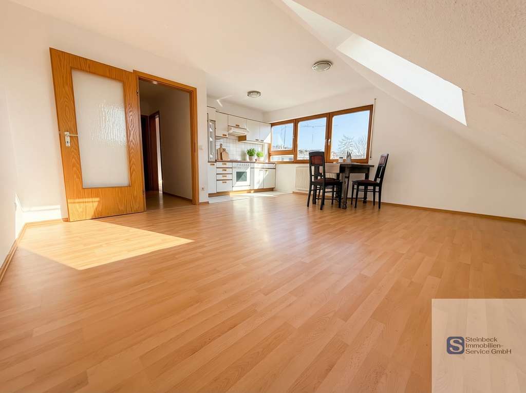 Immobilie in Stockach - Sofort bezugsfrei! DG-Wohnung in Stockach - sofort einziehen oder vermieten - Bild 2