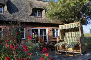 Alleinstehendes Reetdachhaus mit wunderschönem Garten in Meernähe – Norderhaffdeich 4, 25849 Nordfriesland (Kreis) – Vorschaubild 2