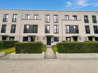 Exklusives Wohnerlebnis auf drei Ebenen – Großzügiges Stadthaus mit eigenem Garten - Wentzel Dr.