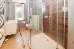 Charmante Villa mit großem Garten, Dachterrasse & Saunahaus – Wohnen mit Charakter in Calbe – Die vollständige Adresse der Immobilie erhältst du vom Anbieter., 39240 Calbe (Saale) – Vorschaubild 8