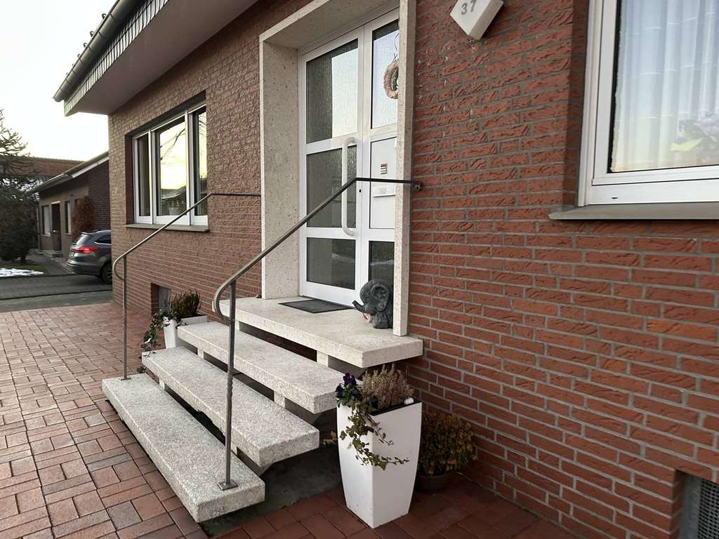 Immobilie in Rheda-Wiedenbrück - 4-Familien-Haus in Rheda, geeignet für Kapitalanleger und Eigennutzer - Bild 1