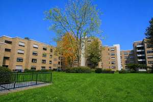 Gut geschnittene, barrierearme und bezugsfreie 4 Zimmer-Wohnung mit Balkon und Tiefgaragenstellplatz – Die vollständige Adresse der Immobilie erhältst du vom Anbieter., 53119 Tannenbusch, Bonn – Vorschaubild 2