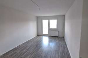 Einziehen und Wohlfühlen! 3 Raumwohnung mit Balkon und Einbauküche – Bruno-Taut-Ring 166, 39130 Neu Olvenstedt, Magdeburg – Vorschaubild 2