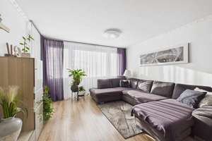Moderne 4-Zimmer-Wohnung mit Einbauküche, Balkon & Garage in Regensburg! – 93057 Reinhausen, Regensburg – Vorschaubild 7