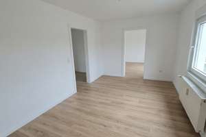 BEFRISTET: Helle 3-Zimmer Wohnung mit Balkon in Köln-Ostheim. Befristet bis 12/2026