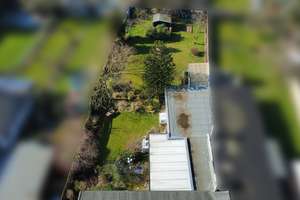 Großzügiges Ein- Zwei- Dreifamilienhaus in Köln Dünnwald mit wunderschönem Garten und großer Garage – Neckarweg 37, 51061 Höhenhaus, Köln – Vorschaubild 3