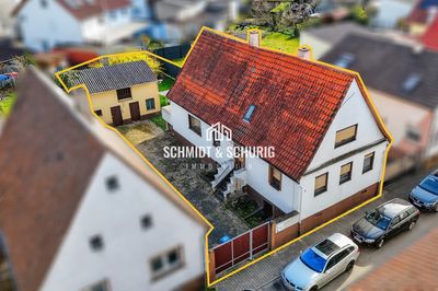 Charmantes Einfamilienhaus mit soliden Gestaltungsmöglichkeiten.